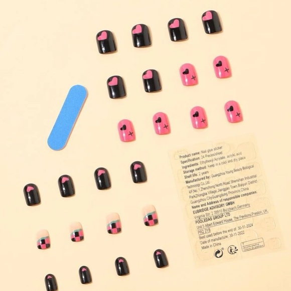 Fake nails - Picture 2 of 2